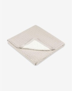 שמיכת סריג עם פרווה מיננה מגוון צבעים שמיכת סריג עם פרווה מיננה מגוון צבעים